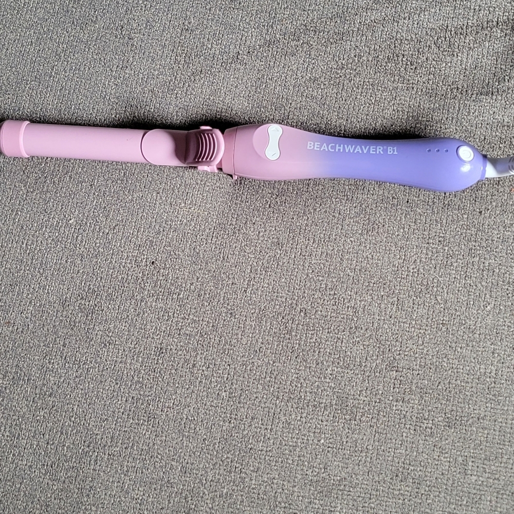 Beachwaver curling iron